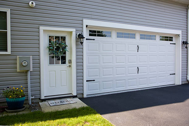 24/7 Emergency Garage Door Panel Replacement experts in Jermyn, PA